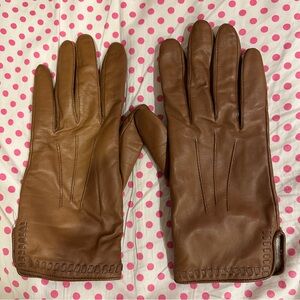 Tan leather gloves